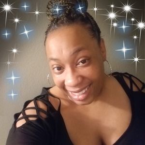 Meet your Posher, Denisha